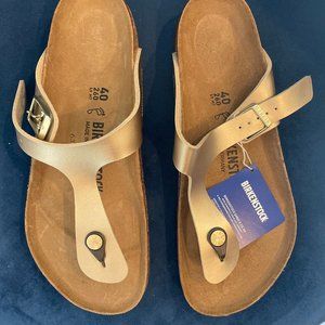*NEW* Never Worn! Birkenstock Gizeh Size 40 Gold